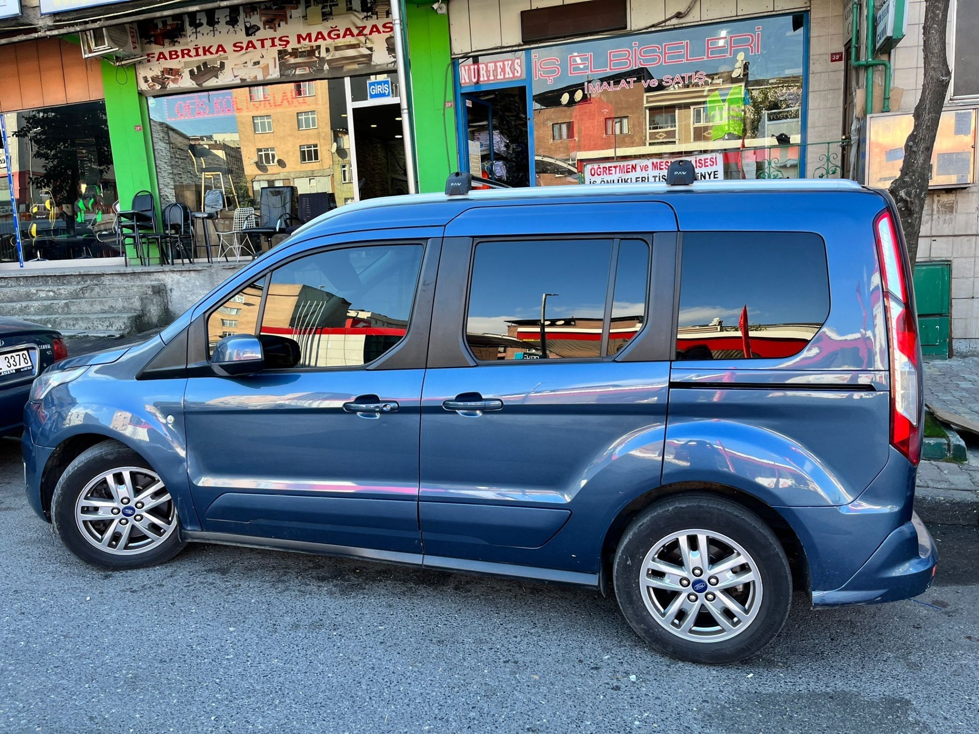 For Ford Tourneo Connect Roof Rack Cross Bars Metal Bracket Flush Rail Alu Black 2014-2021 For Ford Tourneo Connect Roof Rack Cross Bars Metal Bracket Flush Rail Alu Black 2014-2021
